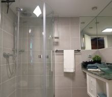 Bad in der Fewo Beim Bildhauer Karl F. Trendelburg-Sielen