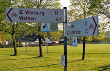 Diemelradweg - Pfeilwegweiser Diemelradweg - Pfeilwegweiser